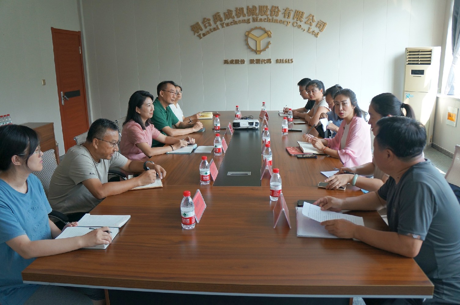 民建煙臺(tái)市委會(huì)、民建高新區(qū)總支領(lǐng)導(dǎo)蒞臨我公司考察